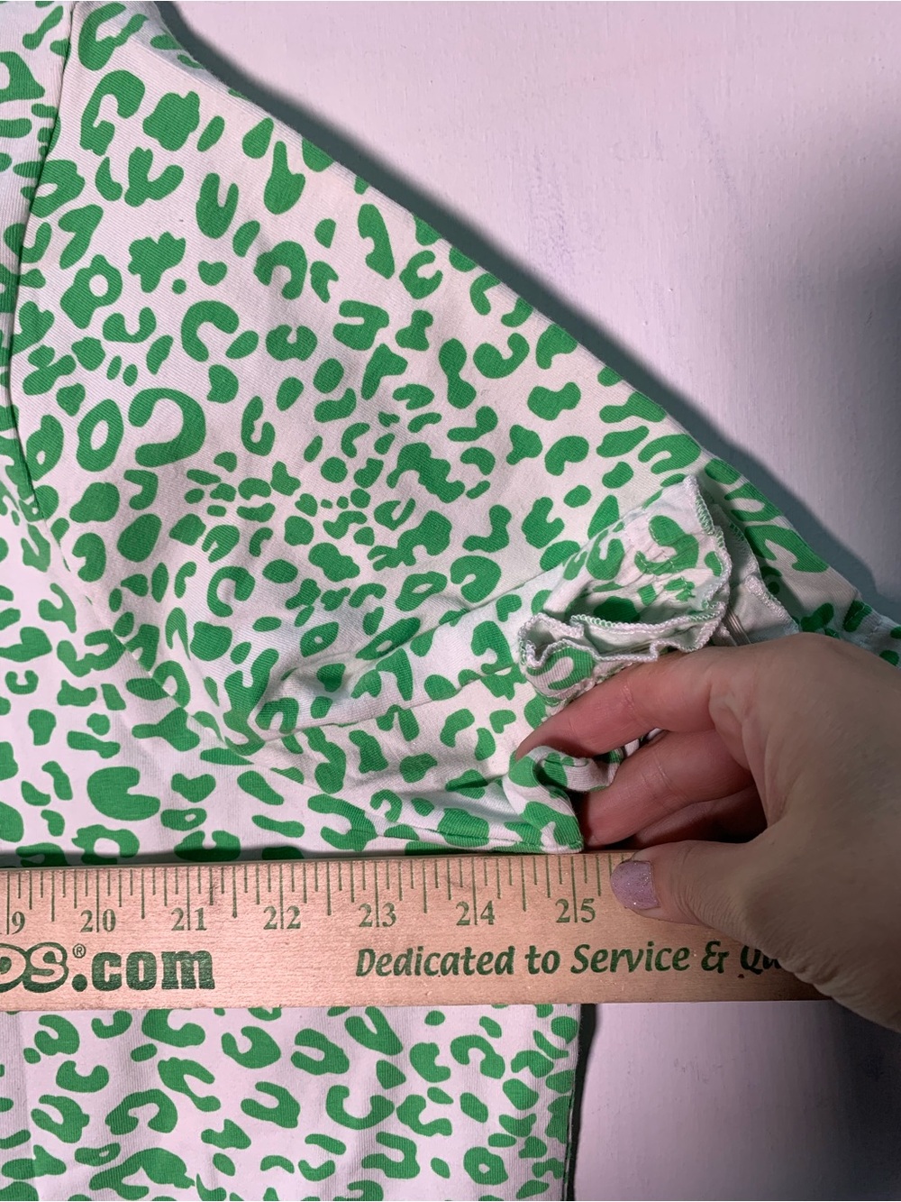 D & Co plus Women's Short Sleeve Scoop Neck Tee Green Animal Print size 1X 3 pcs - Picture 10 of 14